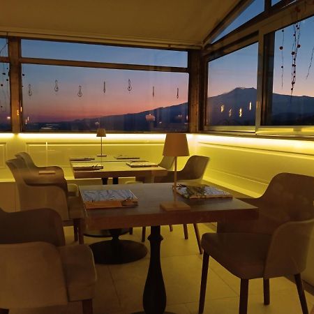 Aly Art Apartment Taormina Duomo, Gulf & Etna View Екстериор снимка