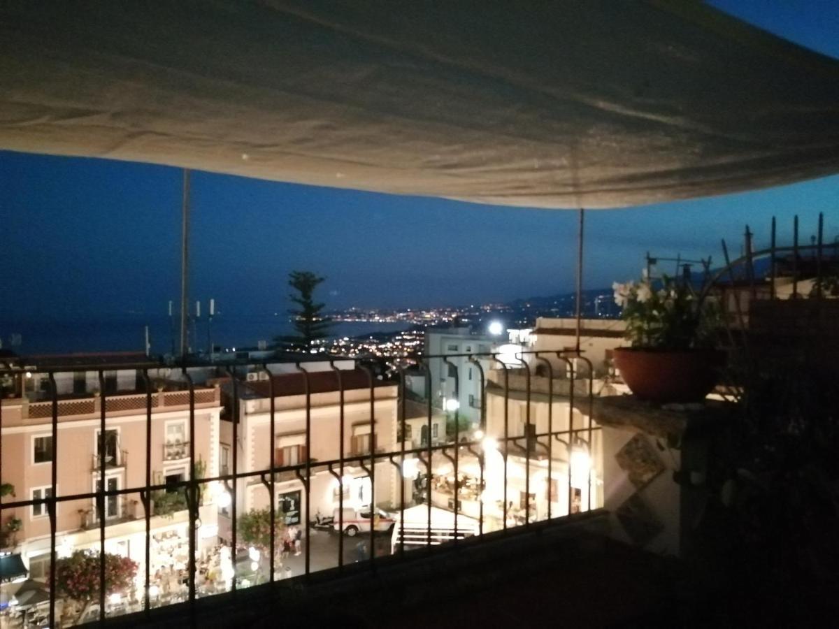 Aly Art Apartment Taormina Duomo, Gulf & Etna View Екстериор снимка