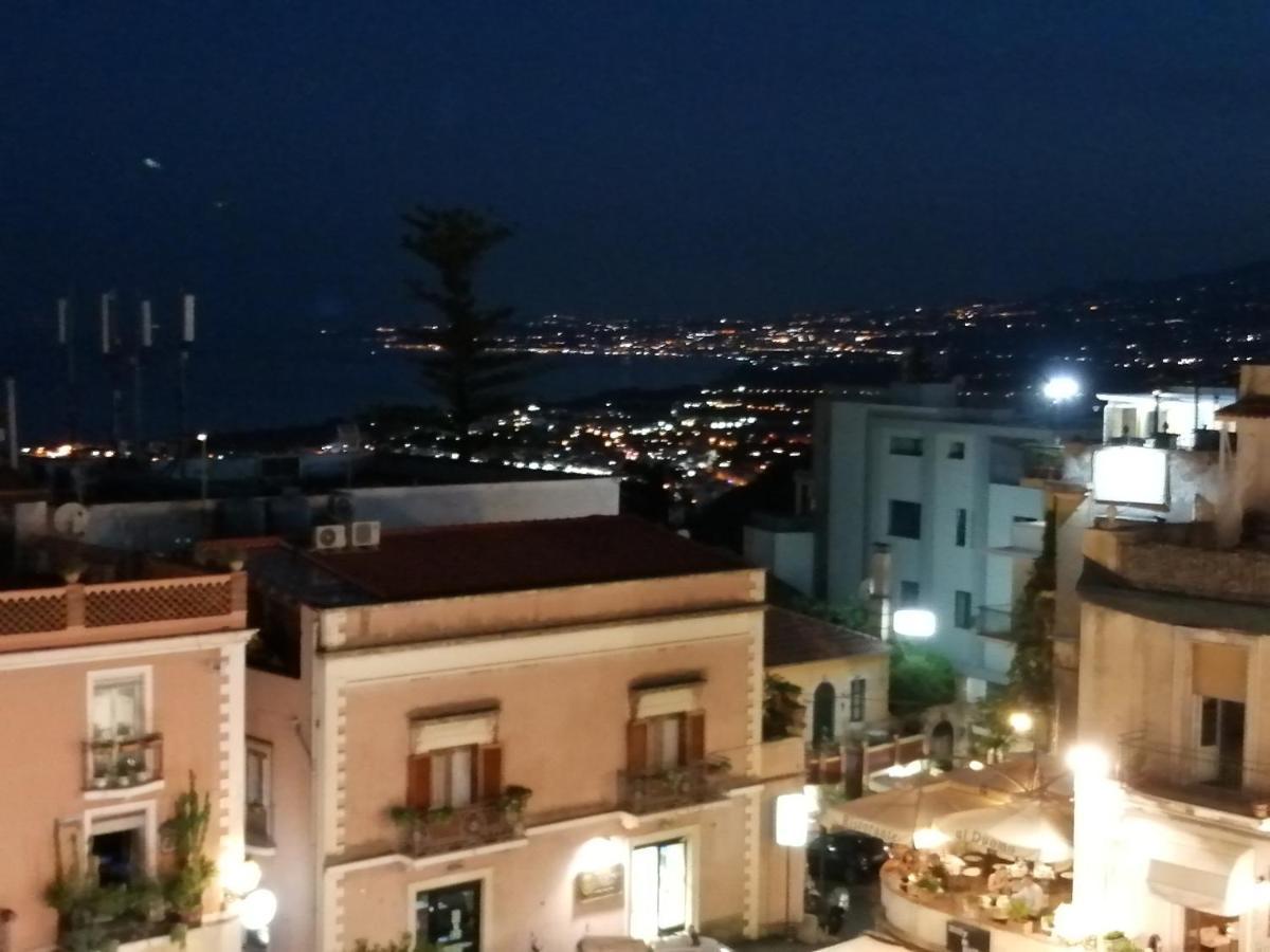 Aly Art Apartment Taormina Duomo, Gulf & Etna View Екстериор снимка