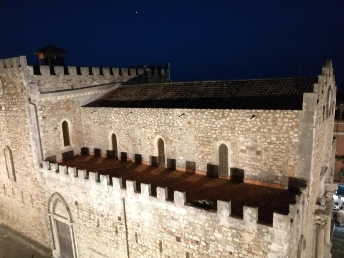 Aly Art Apartment Taormina Duomo, Gulf & Etna View Екстериор снимка