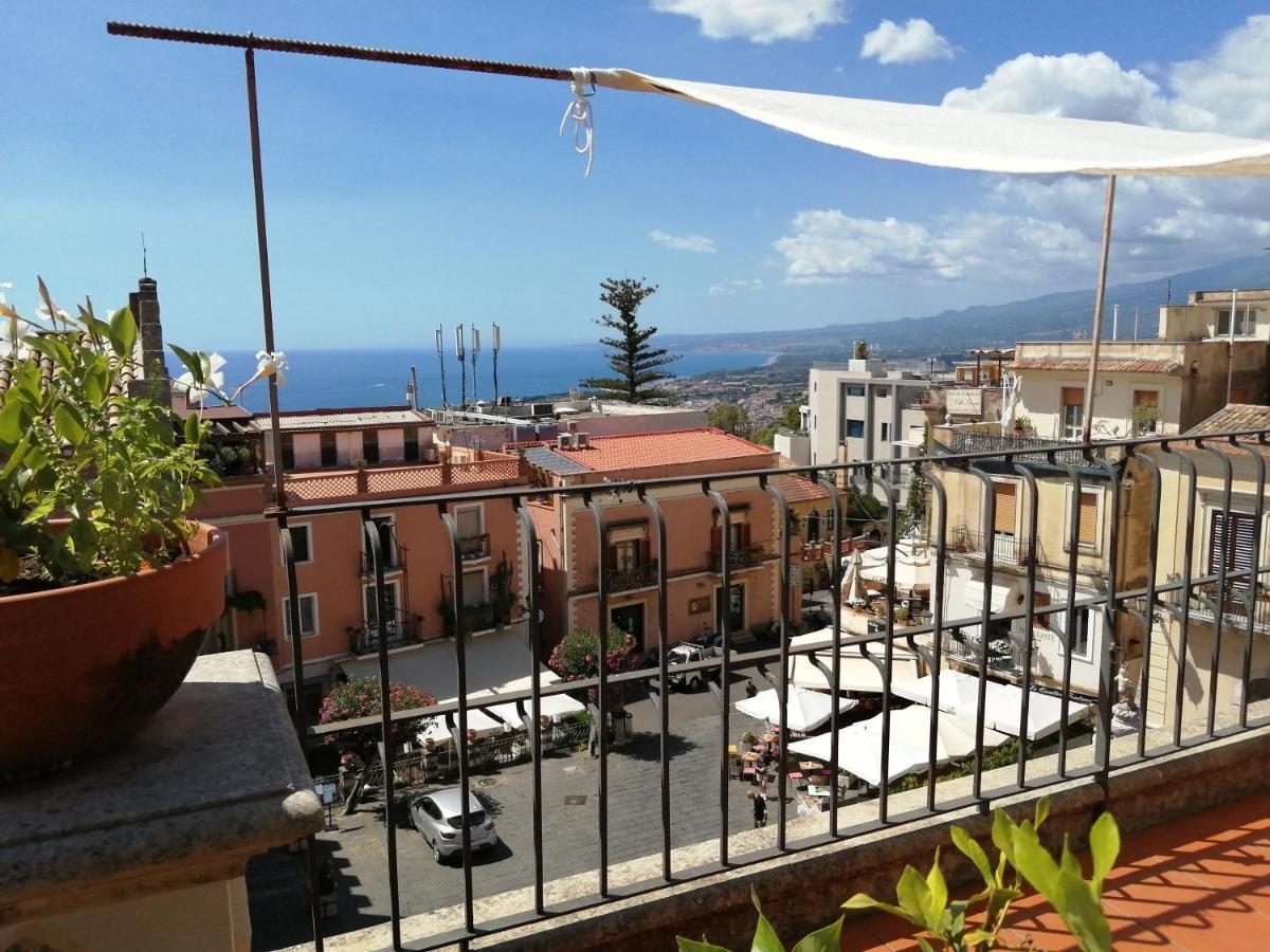 Aly Art Apartment Taormina Duomo, Gulf & Etna View Екстериор снимка