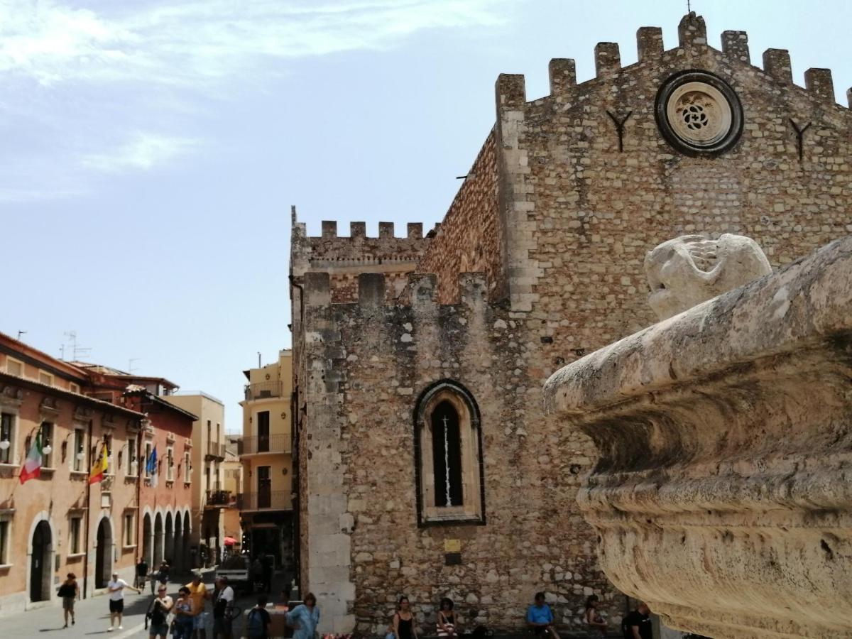 Aly Art Apartment Taormina Duomo, Gulf & Etna View Екстериор снимка