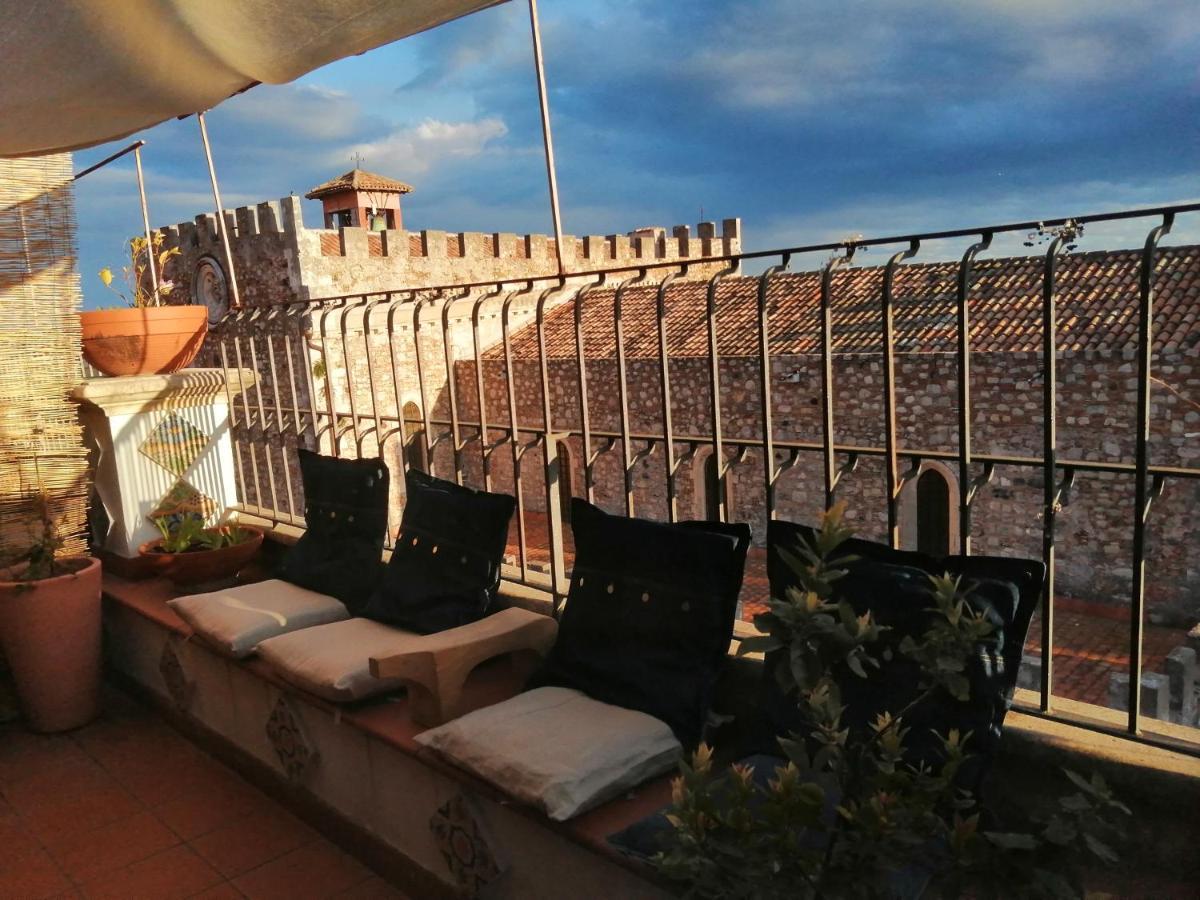 Aly Art Apartment Taormina Duomo, Gulf & Etna View Екстериор снимка